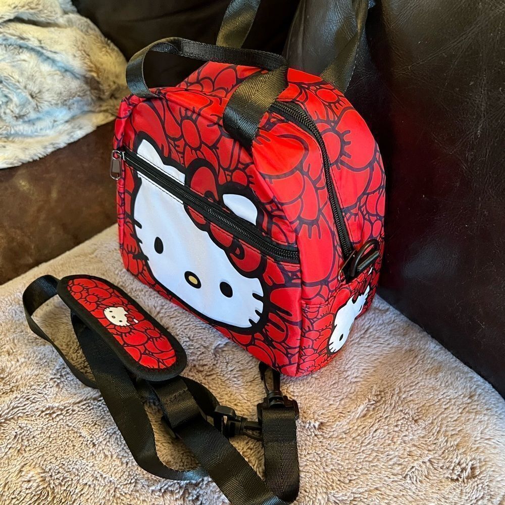 Hello Kitty Insulated Lunch Bag - Picture 2 of 8